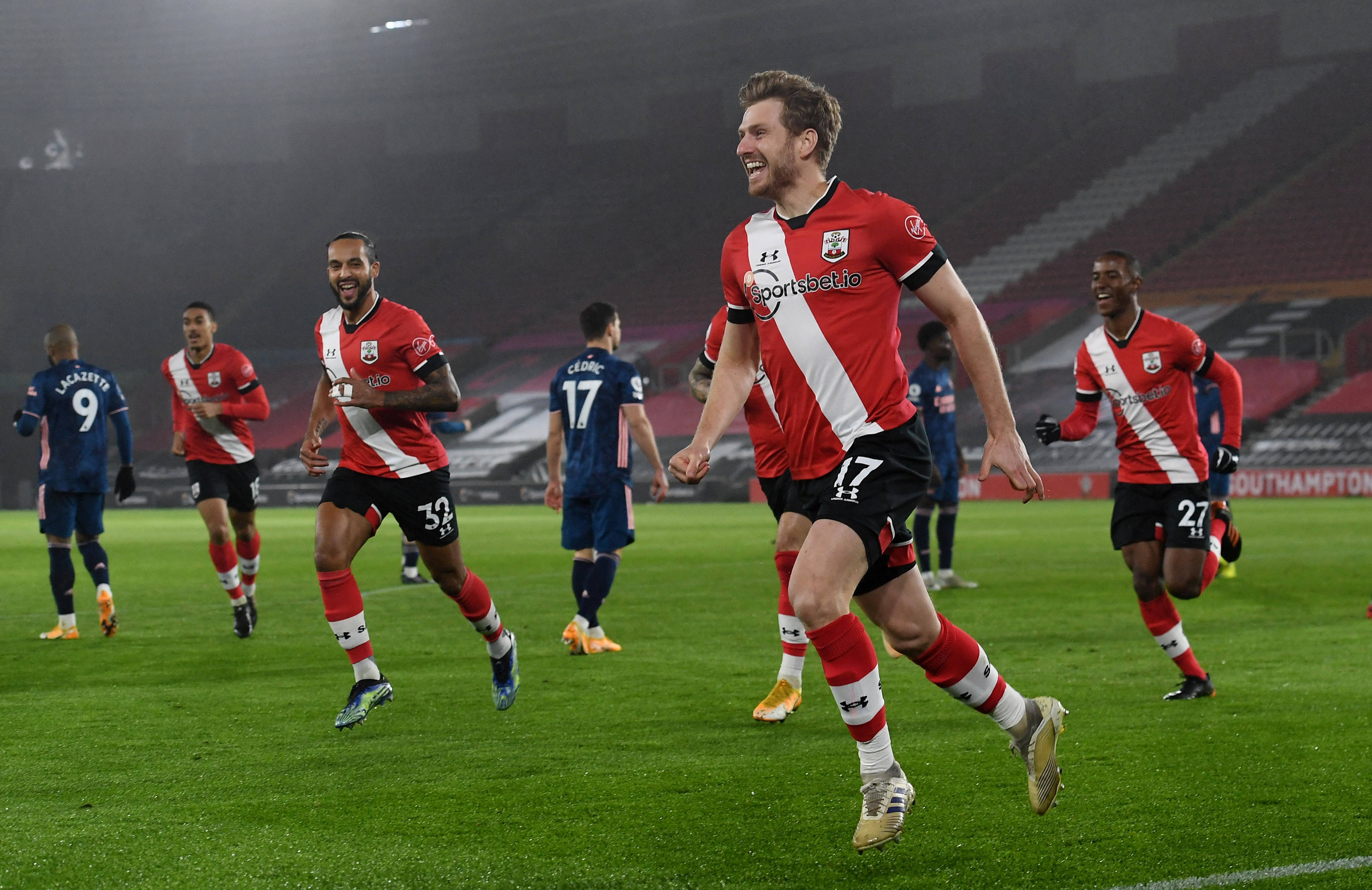 南安普顿主场轻松战胜曼联，大幅度取得三分的简单介绍