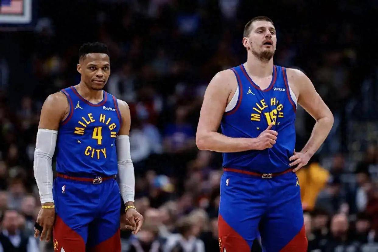 威少，状态爆棚，复出首战轰40分！