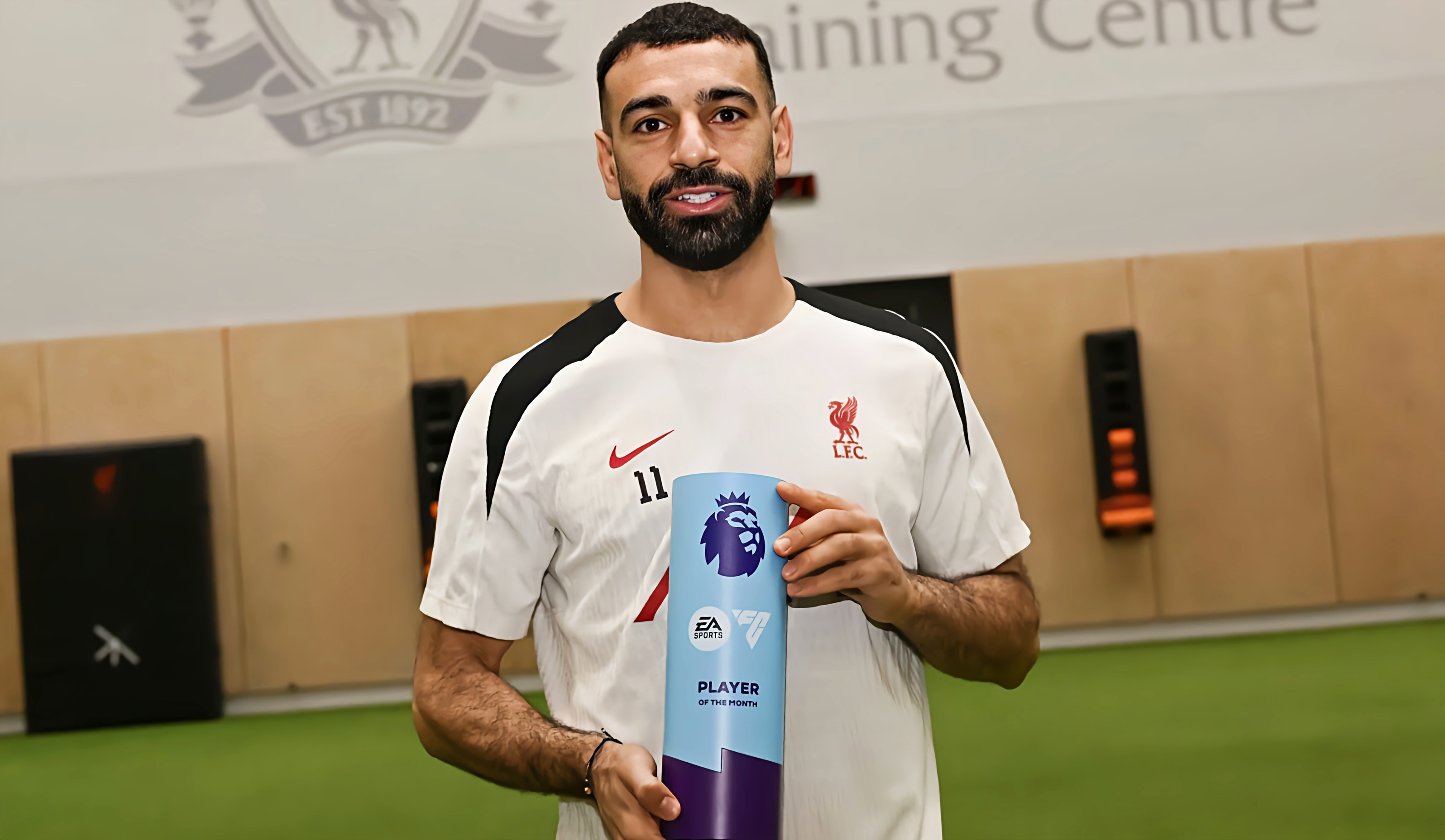 包含萨拉赫赛事官方发布惊险取胜新规，瑞士队争议不断！的词条